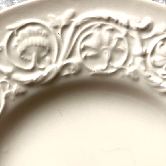 COPY - 8 Wedgewood Patrician plates - Picture 3 of 3